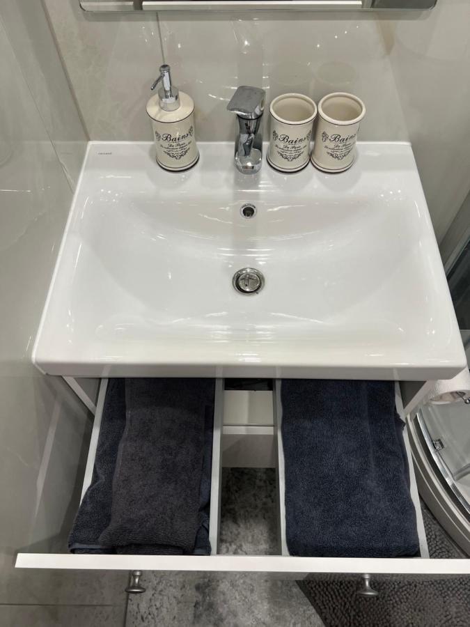 Stradinya Apartment 벤츠필스 외부 사진